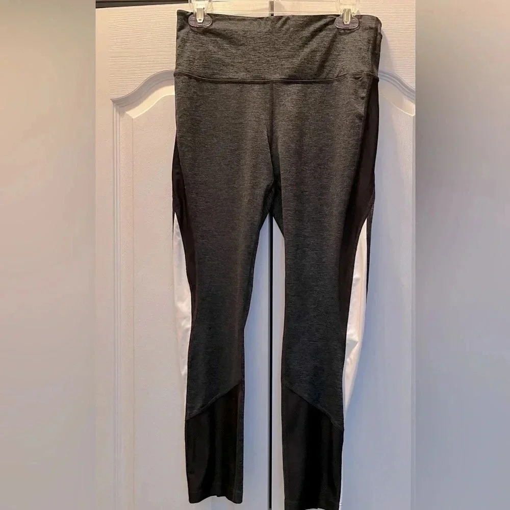 Xersion Train Ladies Athletic Leggings, Size Medium